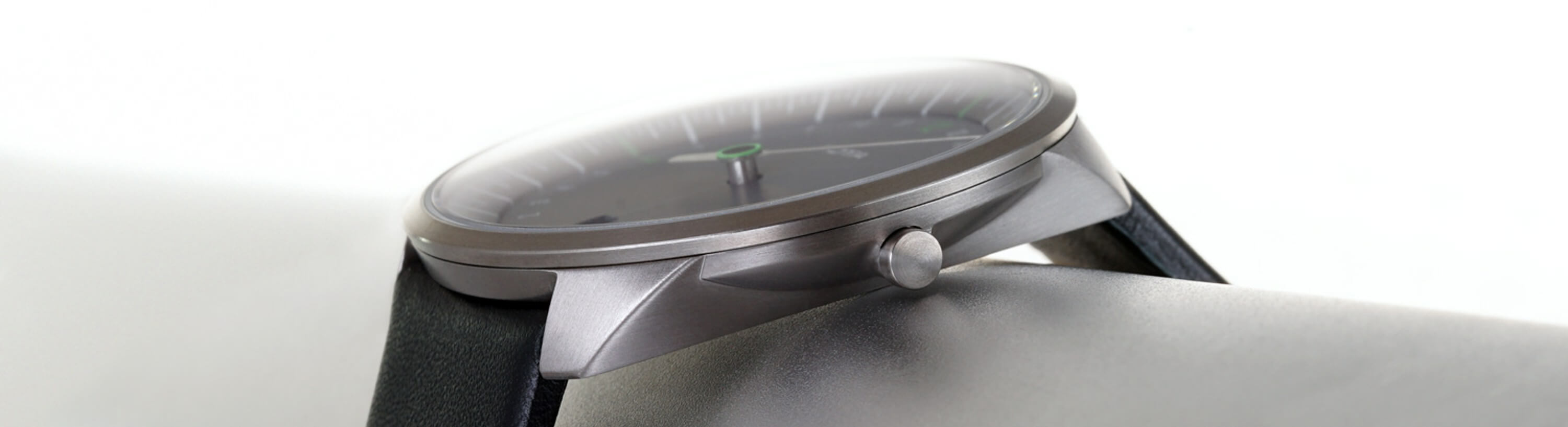 Black Green Single Hand Quartz Titanium Wrist Watch